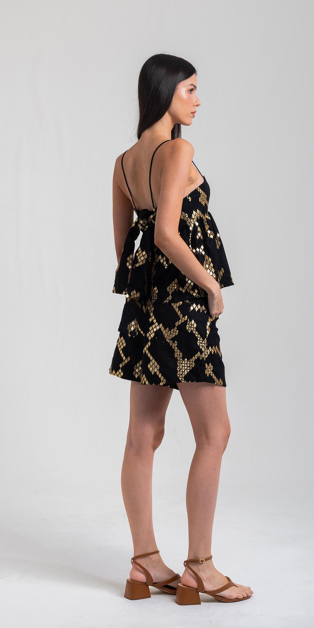 SHORT EVASE COS LATERAL SERINAGAR PRETO