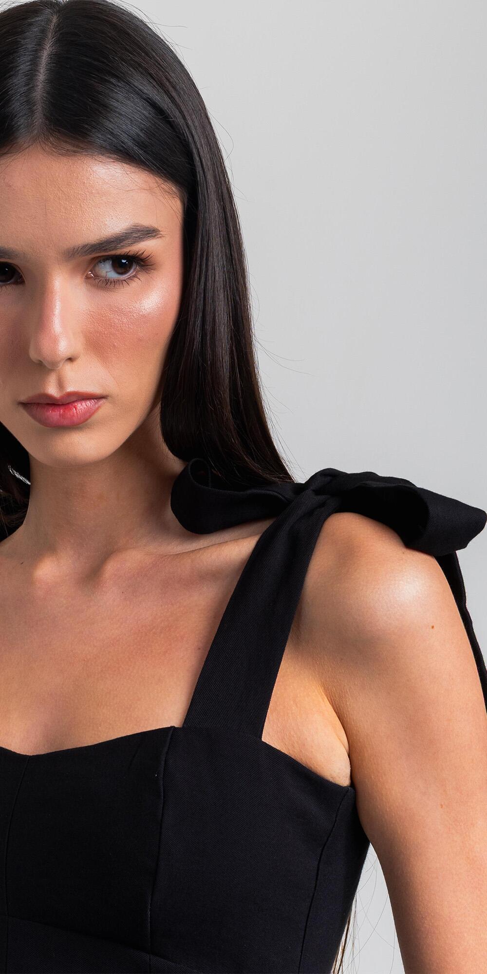 BLUSA ANTONIA FECHADA ALÇA CUPRO LIKE PRETO