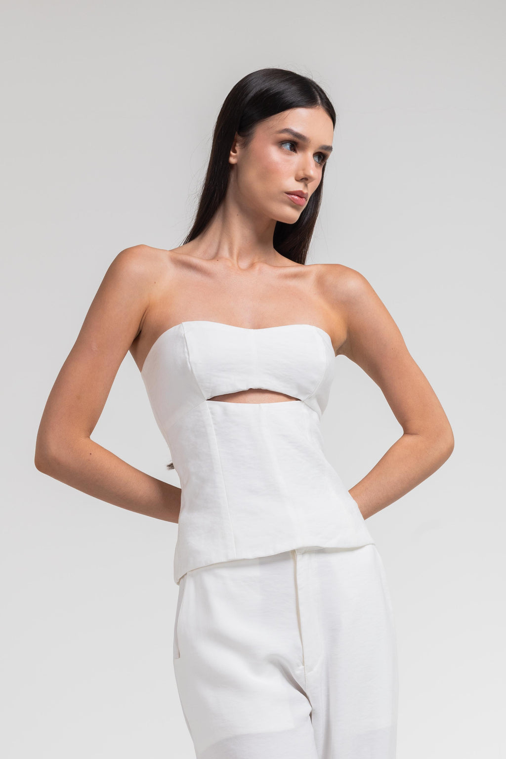 BLUSA ANTONIA ABERTA CUPRO LIKE BRANCO