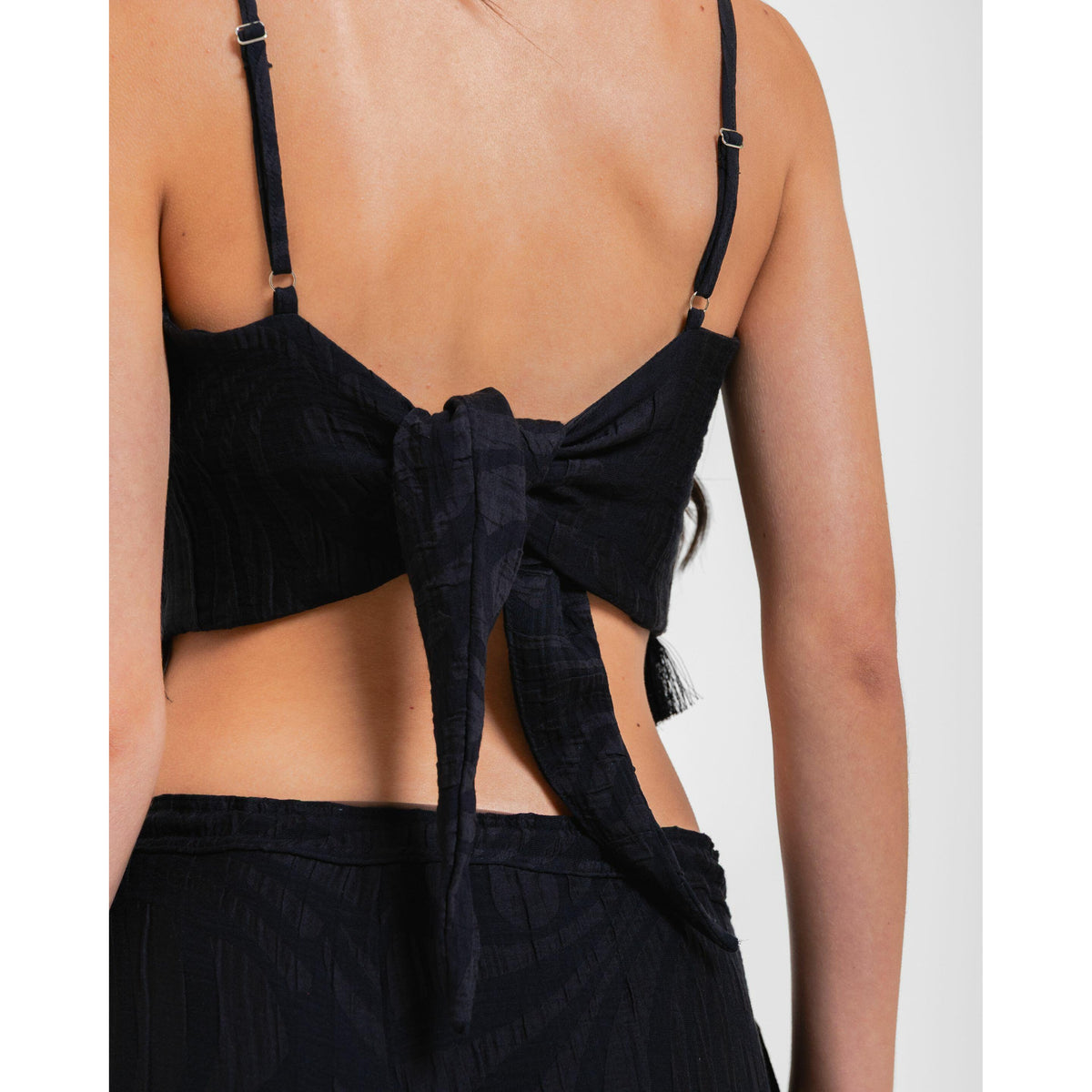BLUSA JENNE FRANJA JUSTINE PRETO