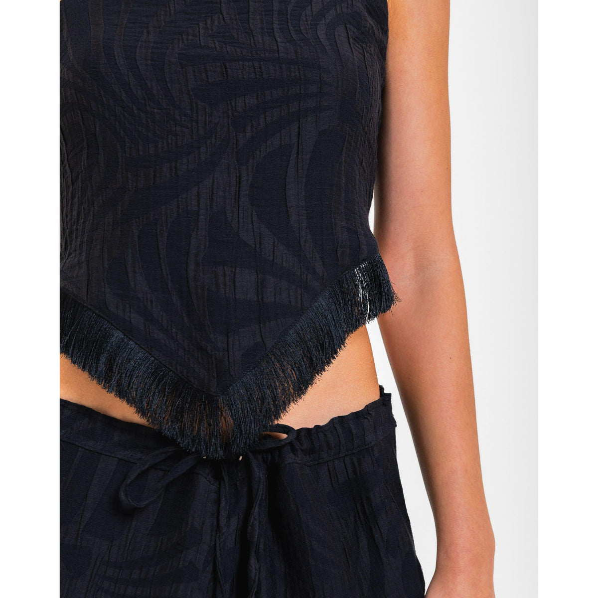 BLUSA JENNE FRANJA JUSTINE PRETO
